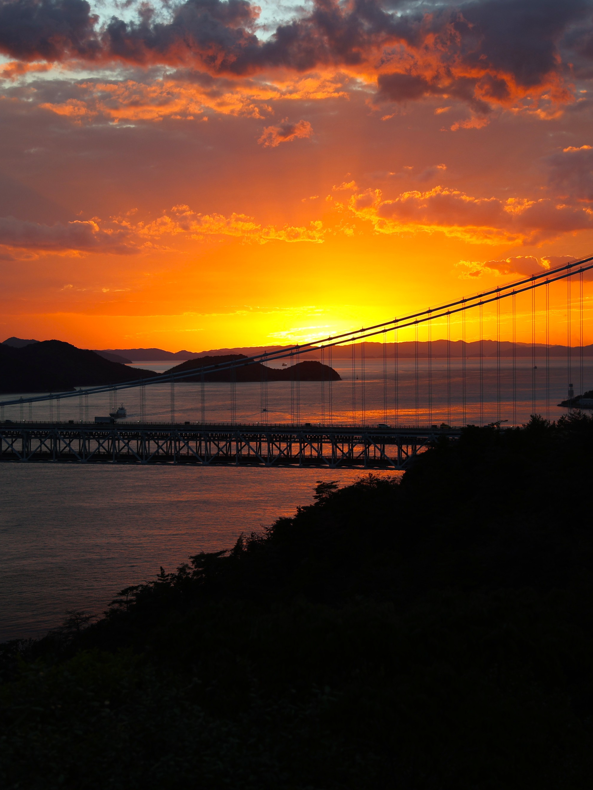 「鷲羽山夕景鑑賞バス」って知ってる?瀬戸大橋に映える秋の夕焼けは必見!